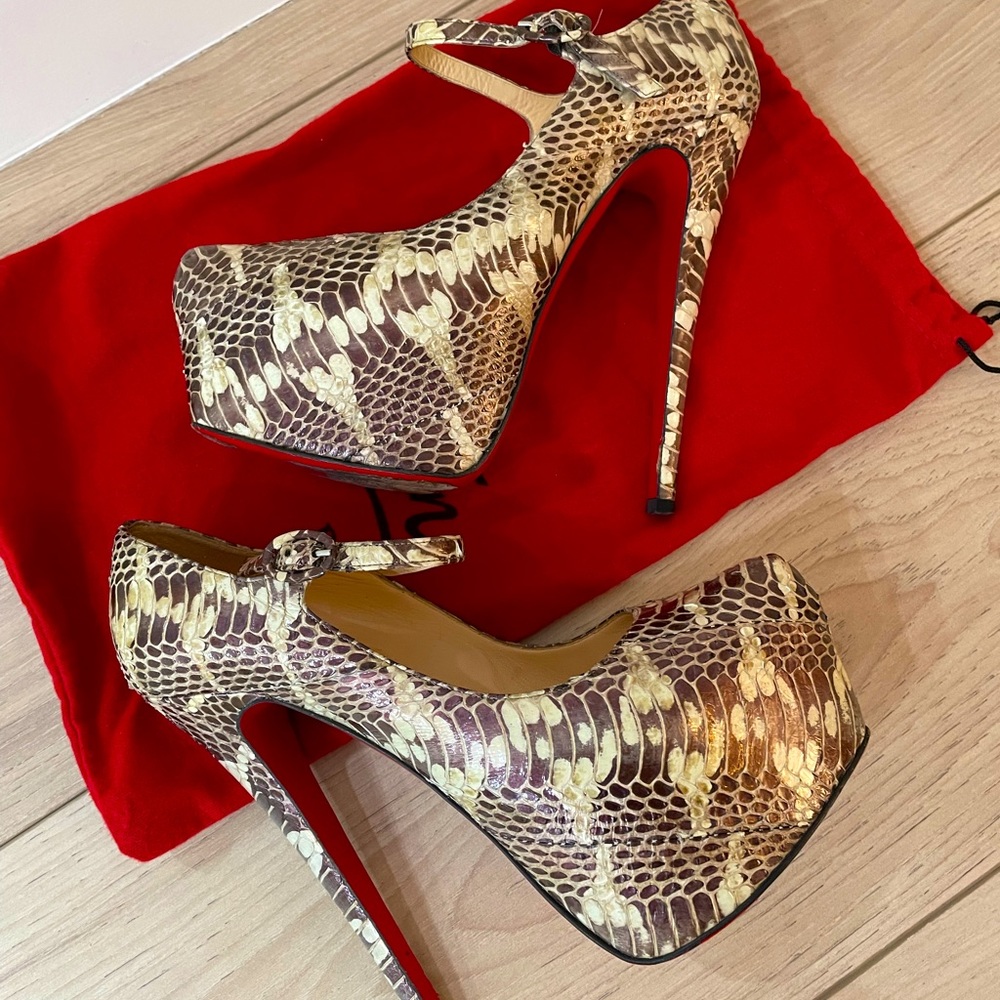 CHRISTIAN LOUBOUTIN Watersnake Python Lady Daf Daffodil Mary Jane